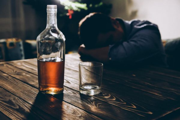 Simptome comune ale alcoolismului: EPISOADELE DE BĂUT EXTINSE